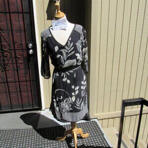 #384 NEW WOMEN'S LEAF PRINT DRESS BY PER UNA (SIZE 14US / 18UK)